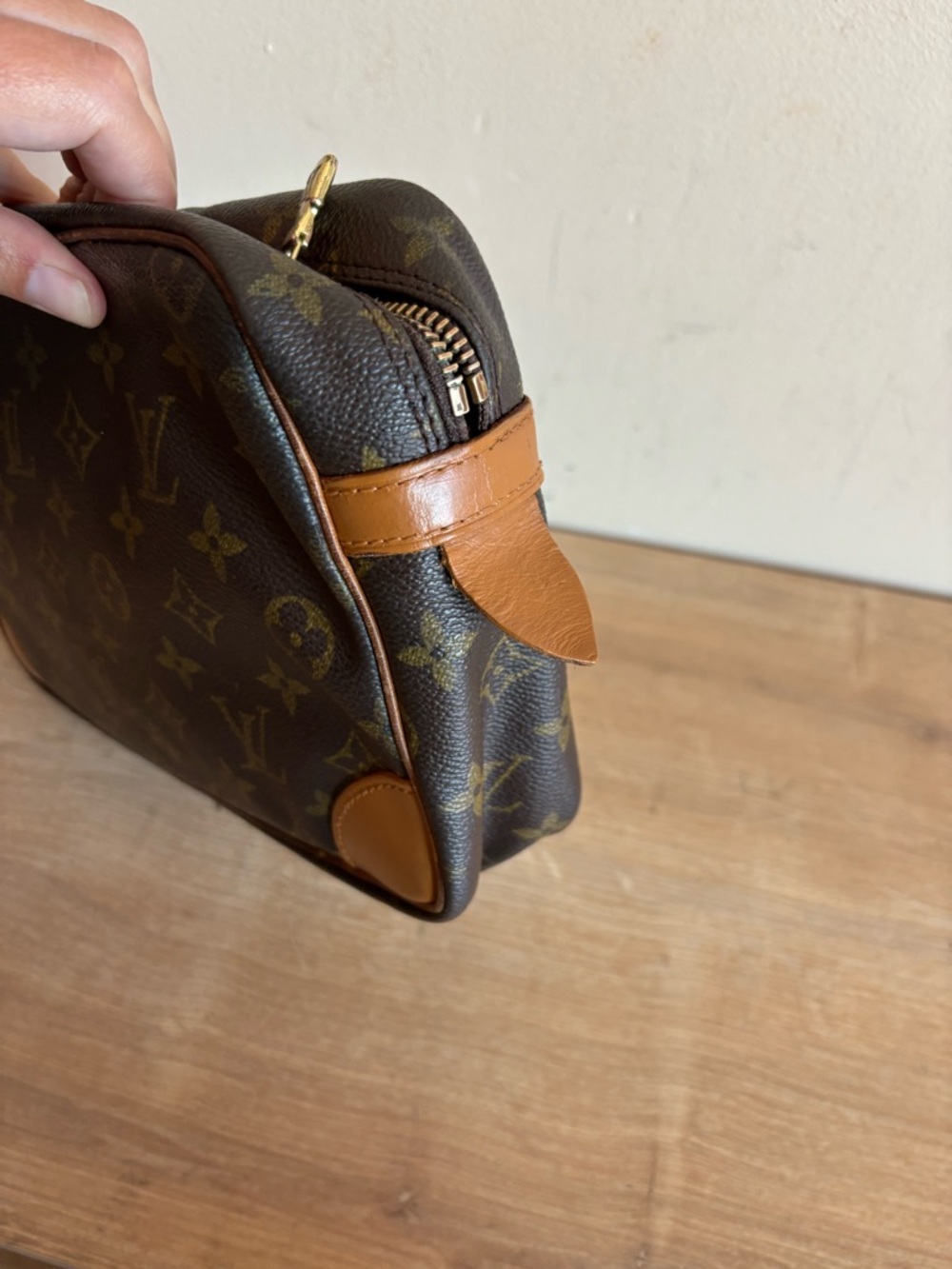 Authentic Louis Vuitton monogram clutch - Picture 5 of 9